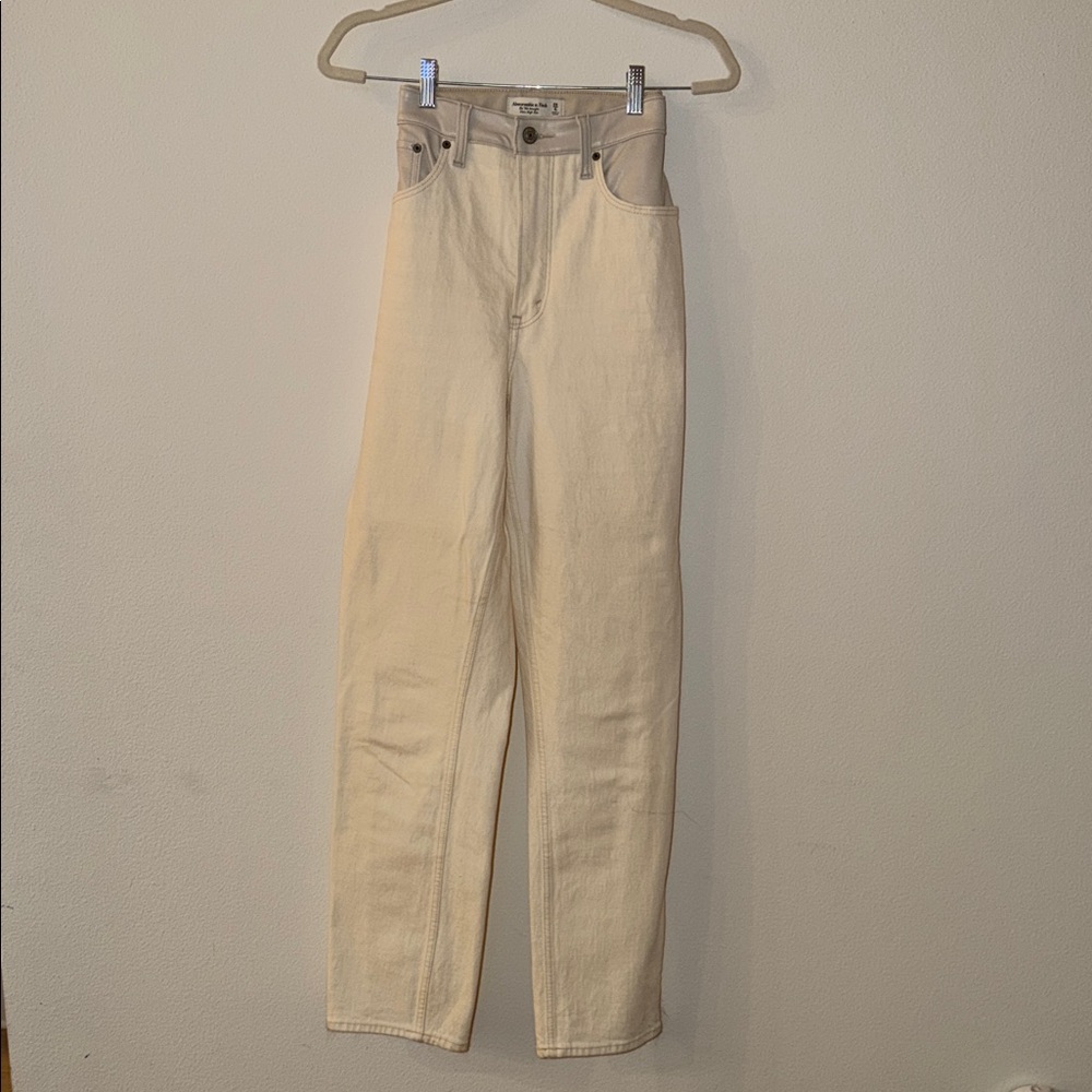 Abercrombie & Fitch Cream 90s Straight Ultra High Rise